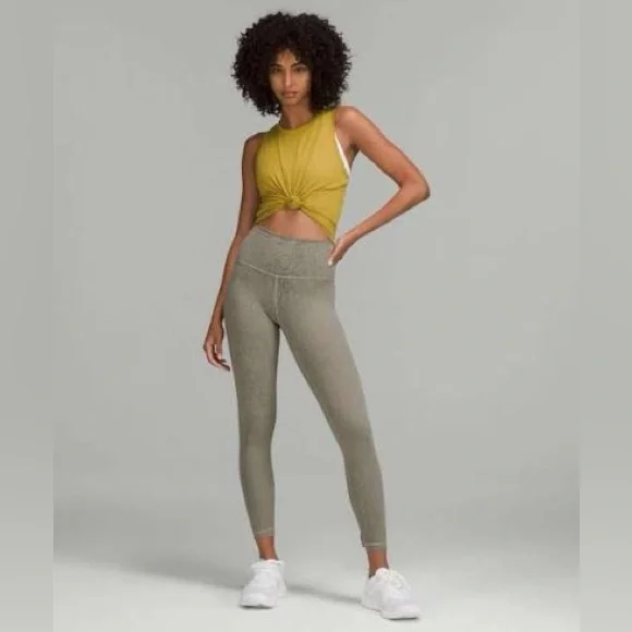 LULULEMON NWT Thread Dye Wunder Train Gray Size 4 Rover Black - Picture 1 of 2